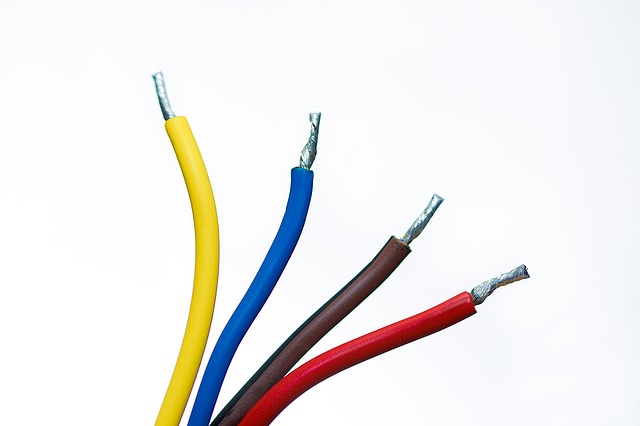 Cables-1080555 640.jpg