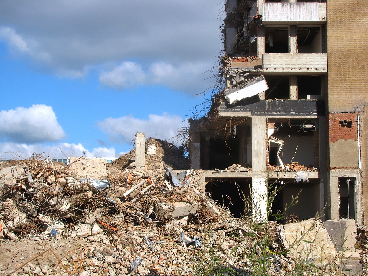 Demolition-demolish pixabay.jpg