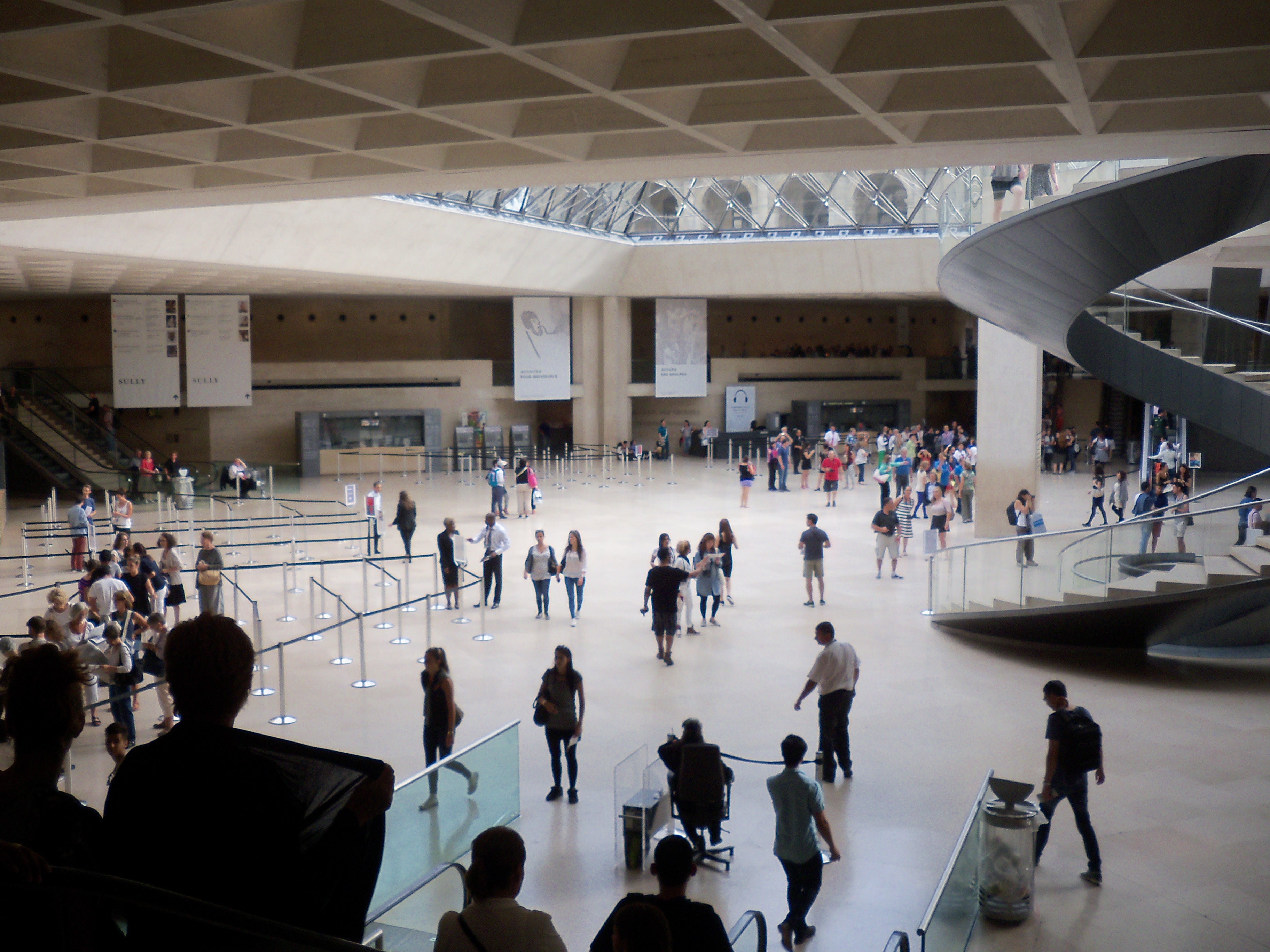 Louvre Museum Interior.JPG