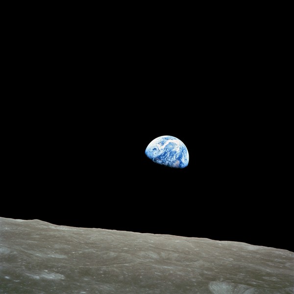 Fig 1 Earthrise.jpg