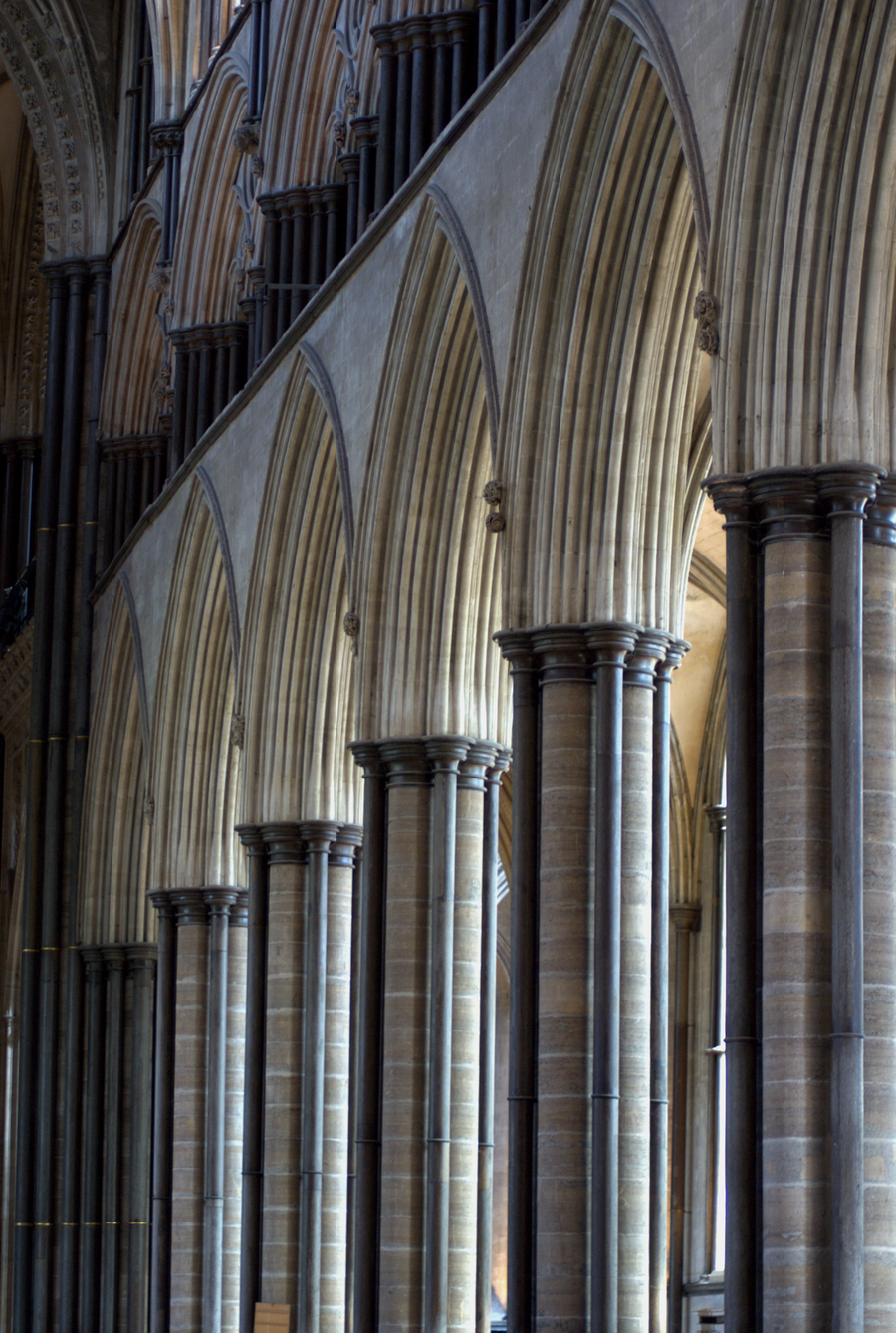 Salisbury-cathedral-columns.png