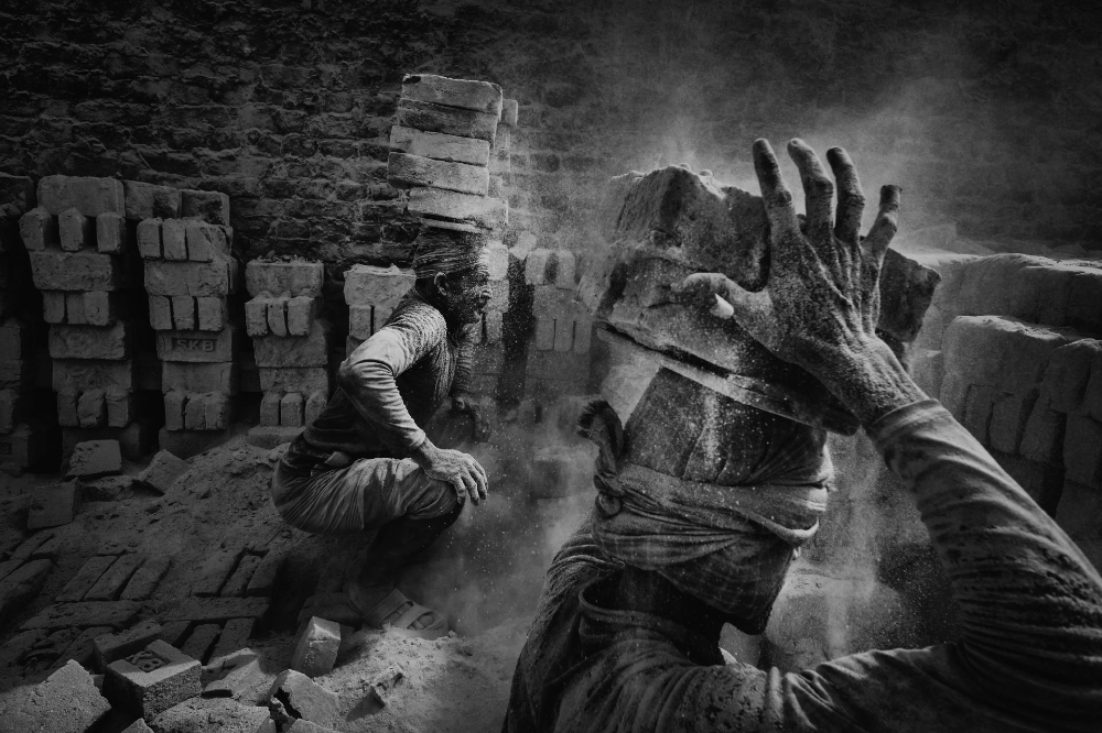 3 Bricks by Alain Schroeder 1000.jpg