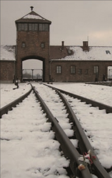 File:Railway into Auschwitz II-Birkenau.jpg