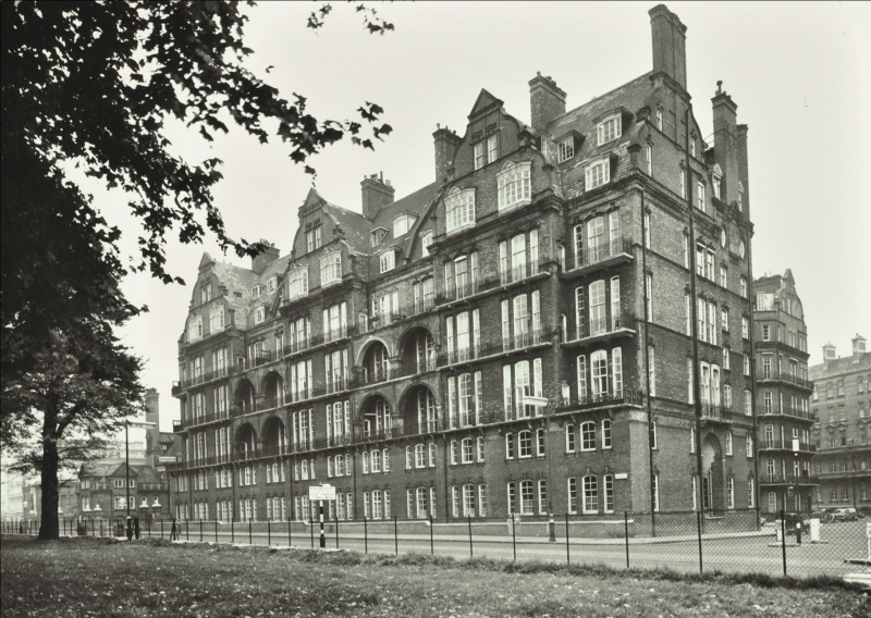 File:Albert Hall Mansions.jpg