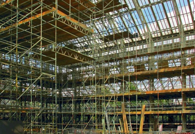 File:The Temperate Houe scaffolding rising in Centre Block.jpg