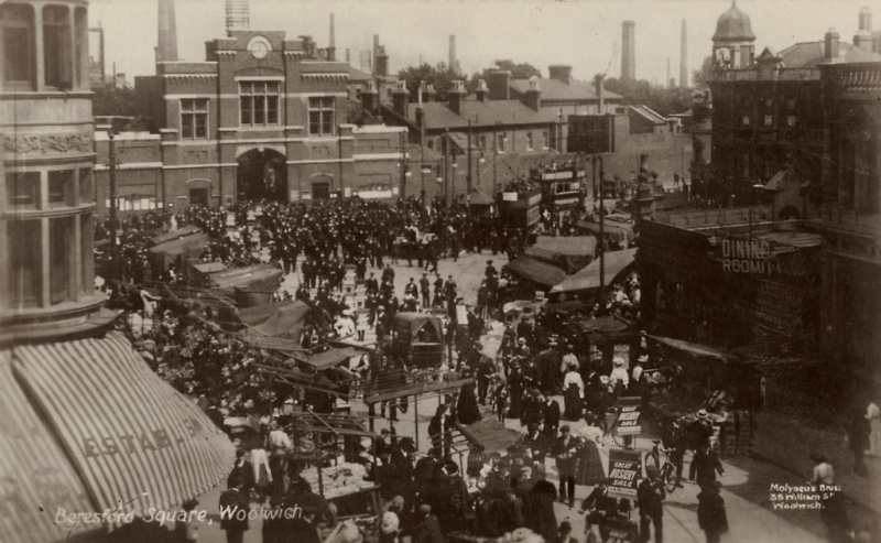 File:Beresford Square Woolwich.jpg