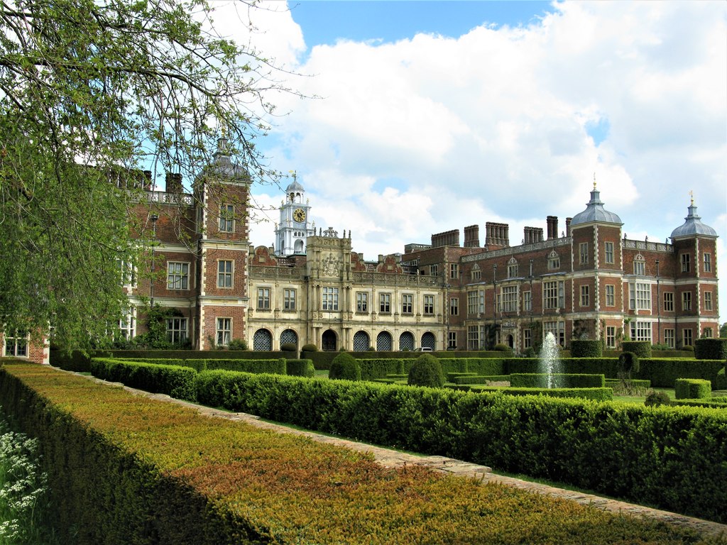 HatfieldHouse.jpg