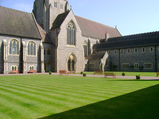 Hurstpierpoint College Inner Quad 800.jpg