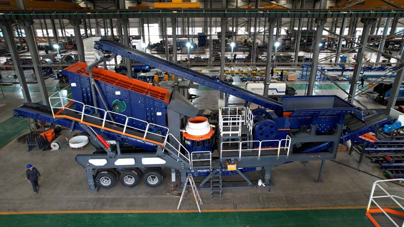 Mobile Stone Crusher on Wheels.jpg