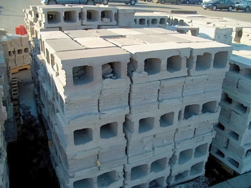 thumbnail image 2 of Forward Resin 1/25 Scale Concrete Blocks (CMUs) – Resin Model Kit, Automotive Scale 2 of 5