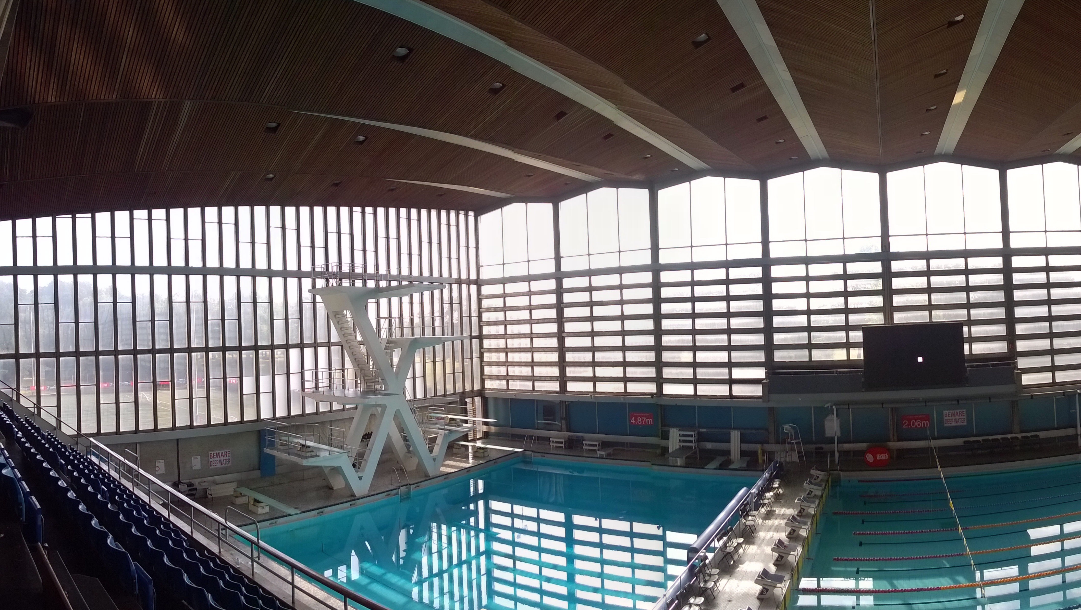 Crystal palace swimming pool diving pool.jpg