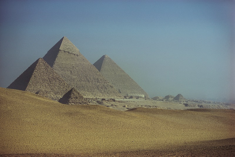 Pyramids egypt.jpg