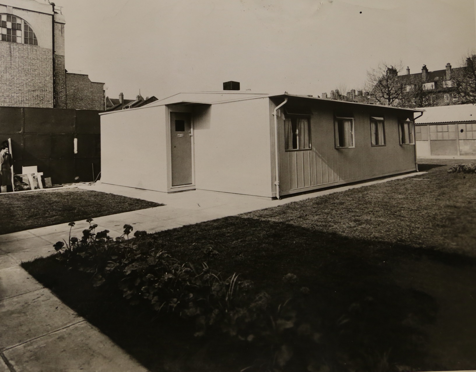 Item 25768 - Exterior view of a Portal House, 5-9-1944.jpg