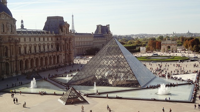 Louvre.jpg