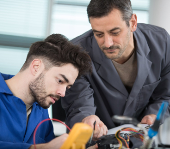 File:ECA electrical-Apprentice 350.jpg