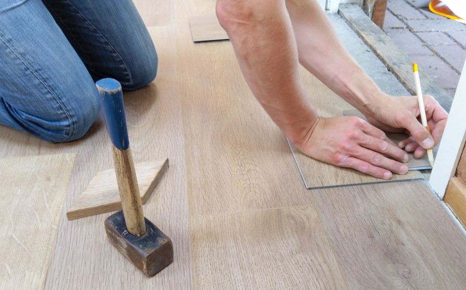 LaminateFlooring.jpg