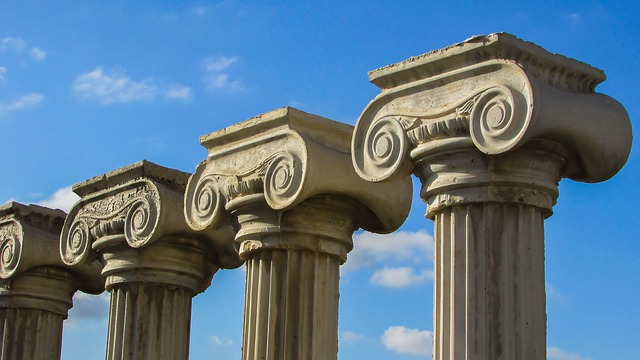Ionic pillar-capitals-1220665 640.jpg