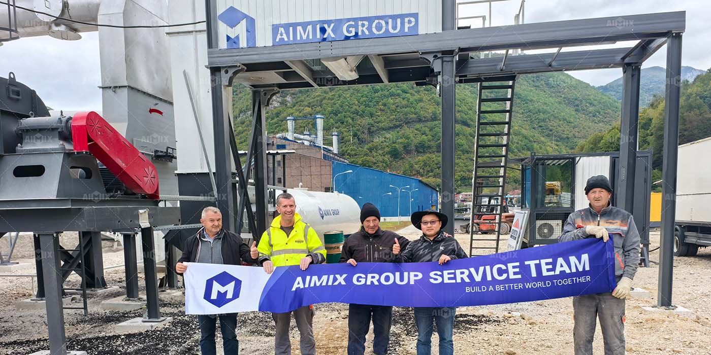 80TPH mobile drum asphalt mixing plant engineer team in Sarajevo, Bosnia and Herzegovina.jpg
