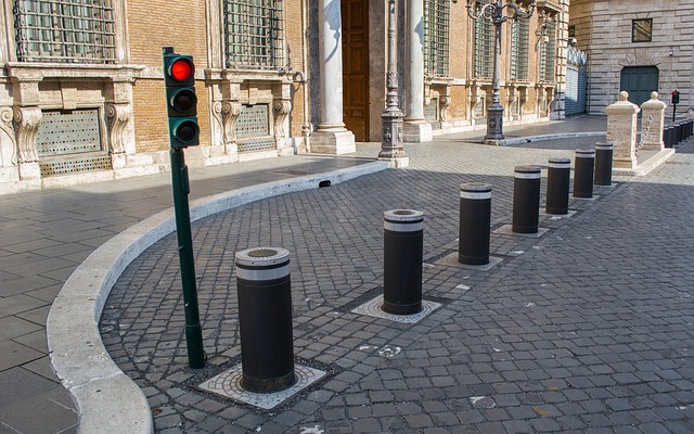 Bollard-1342307 640.jpg