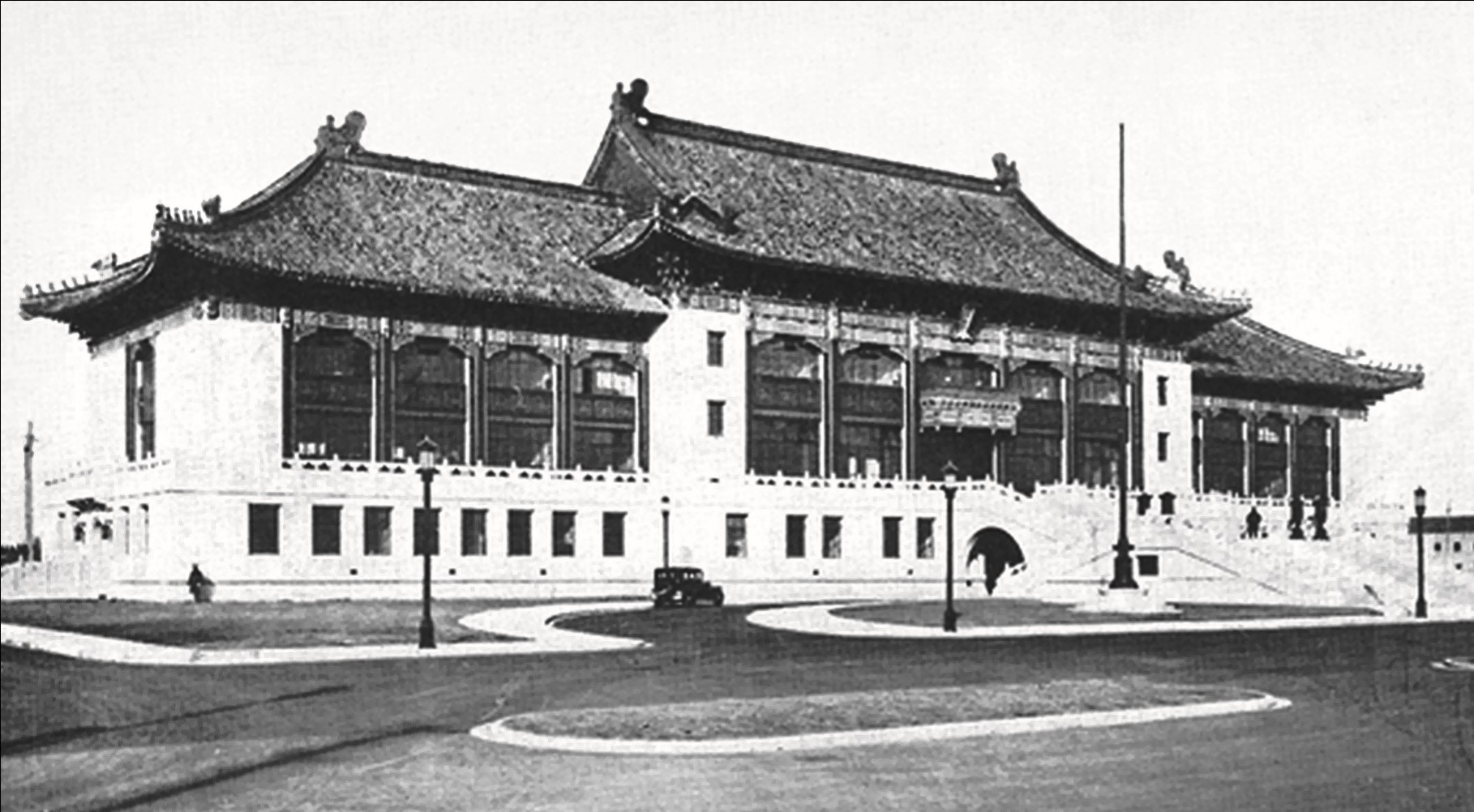 The Shanghai Municipal Government Building.jpg