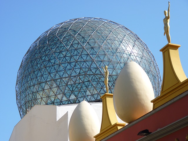 Geodesic dome - Designing Buildings