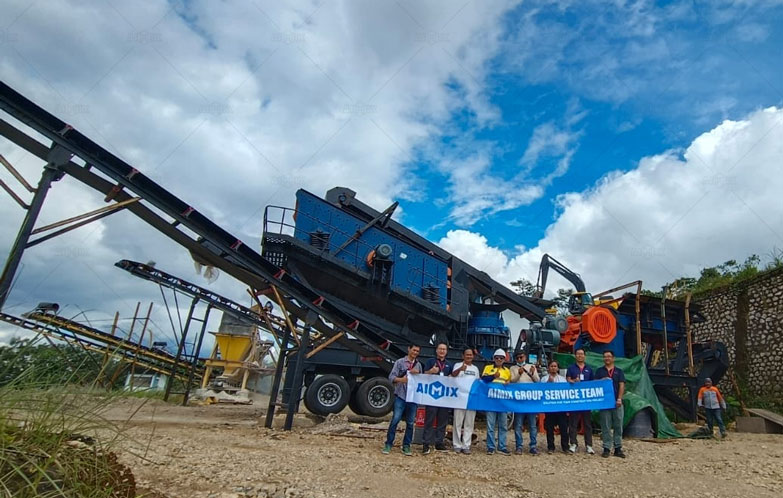 4-in-1 Mobile Pneumatic Stone Crusher in Indonesia.jpg