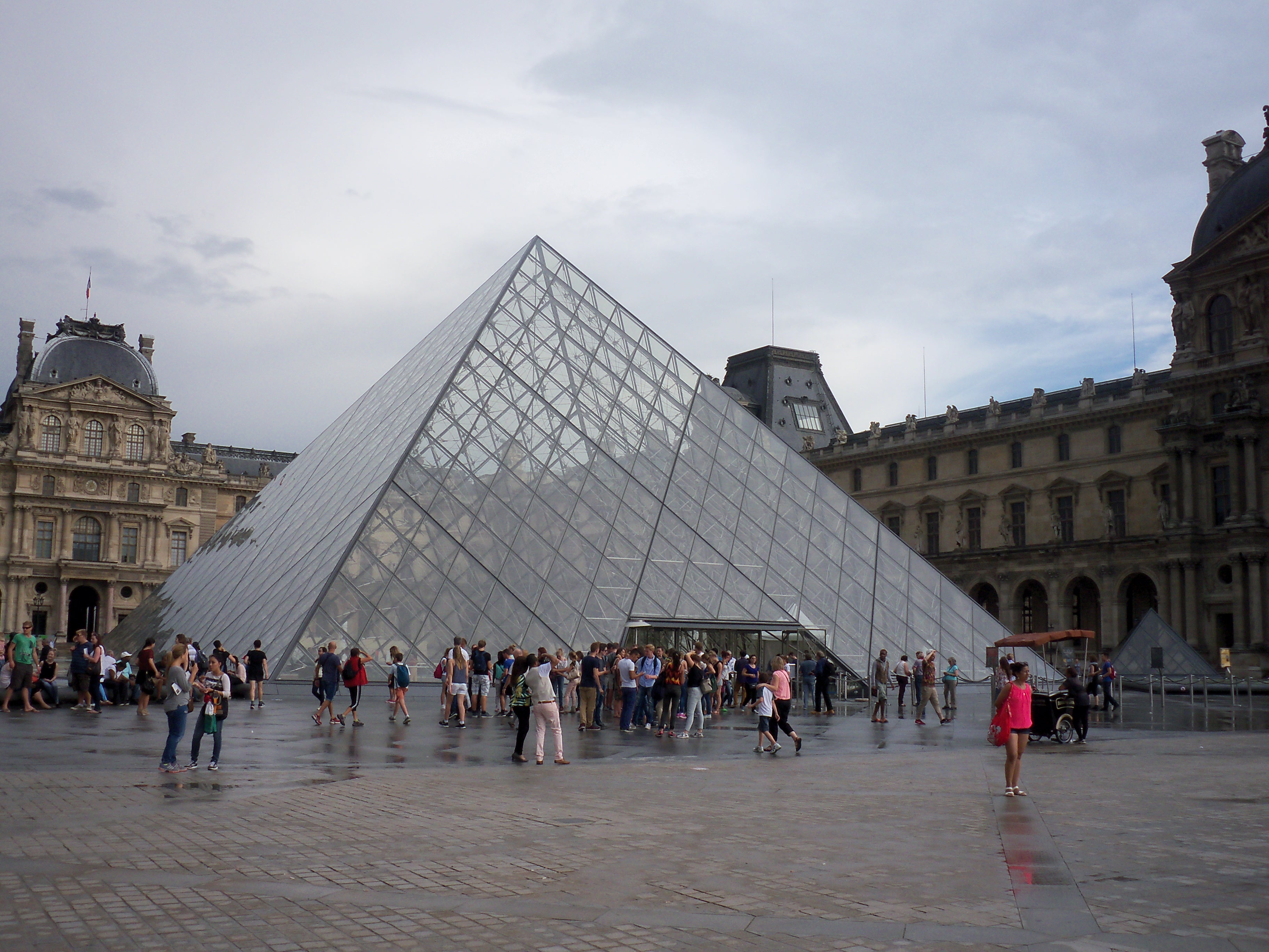 Louvre Museum.JPG