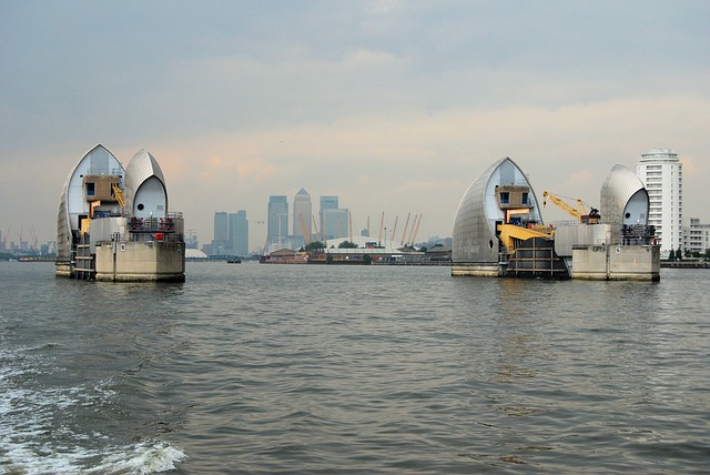 Thamesbarrier1.jpg