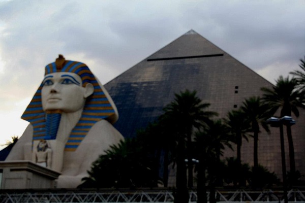 Luxor Las Vegas - Designing Buildings