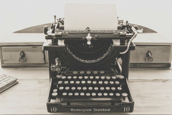 Typewriter-1248088 350.jpg