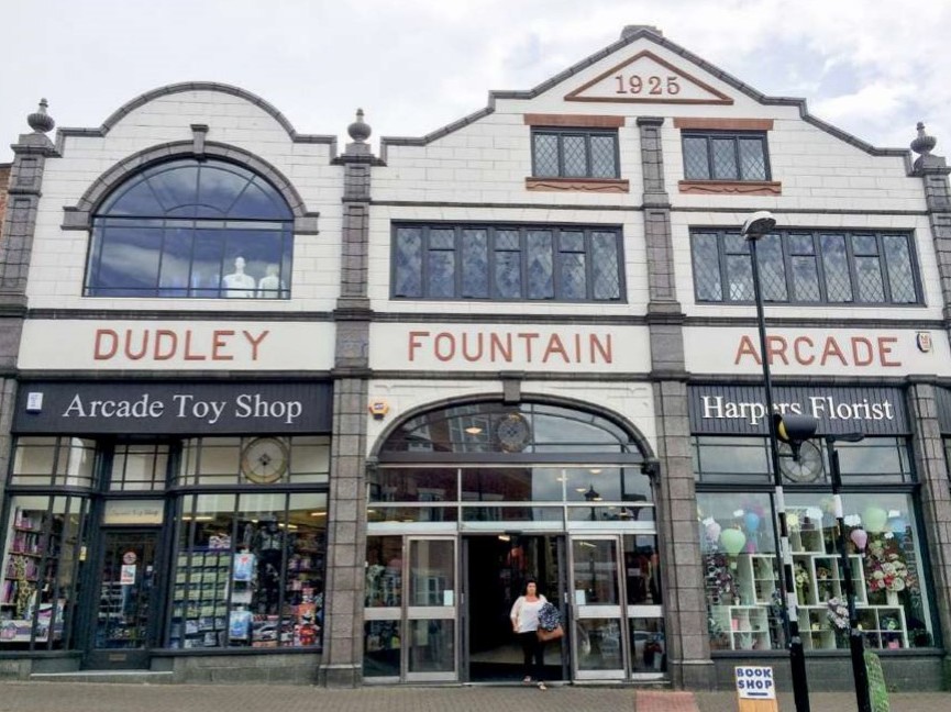 Dudley fountain arcade.jpg