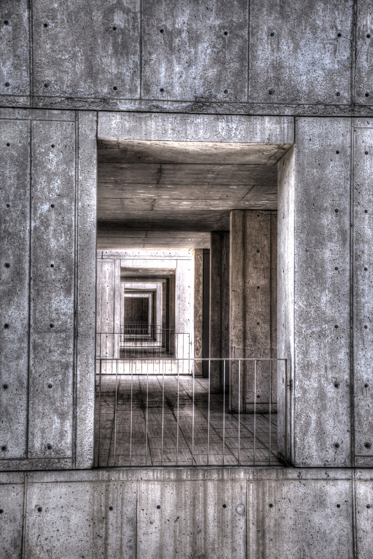 Salk Institute Louis Kahn Pixabay Randi Giacomo.jpg