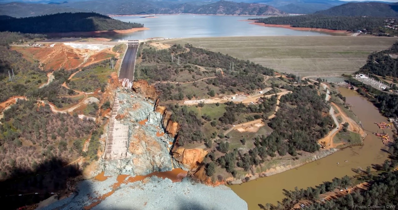 Oroville Dam Spillway 4.jpg