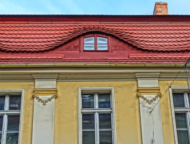 Arched dormer.jpg