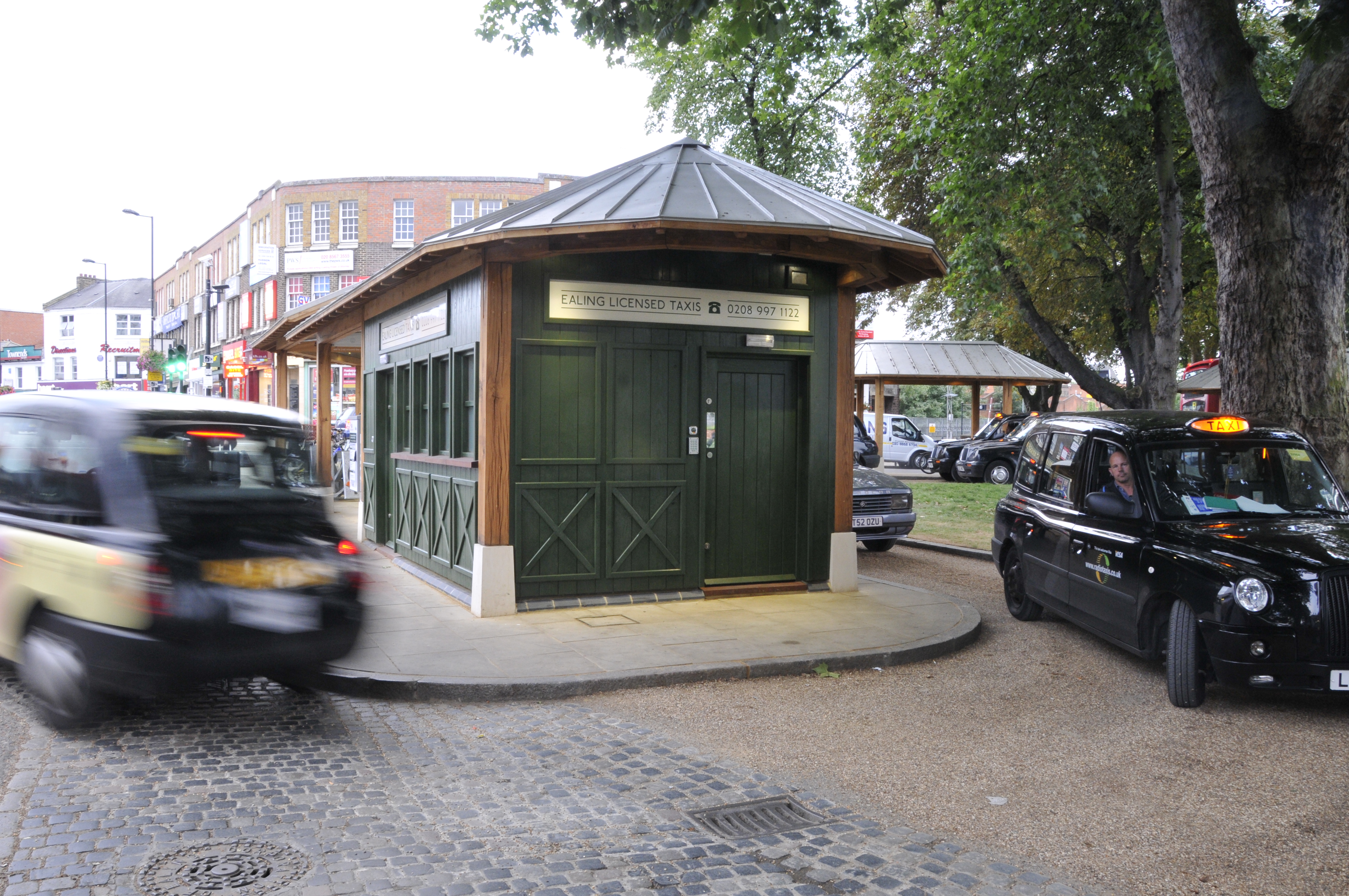 Cabmen's Shelter Ealing Broadway .JPG