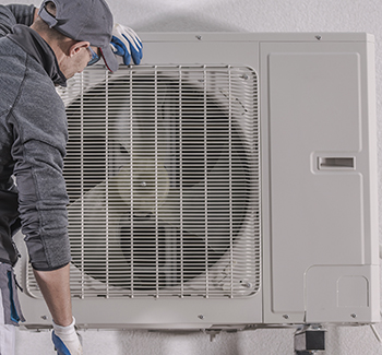 File:City electric heat pump large Installer image 02 - for press 350.jpg
