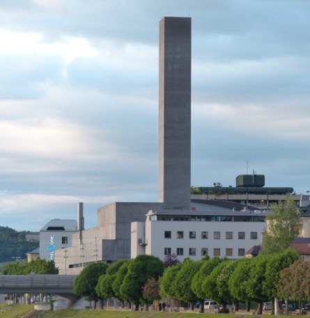 ConcreteBlockChimney.jpg