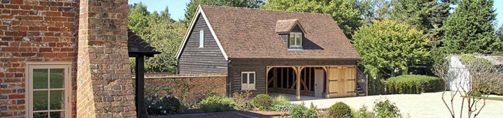 Classic barn co Room-above-oak-framed-garage-barn-building-hampshire 1000.jpg