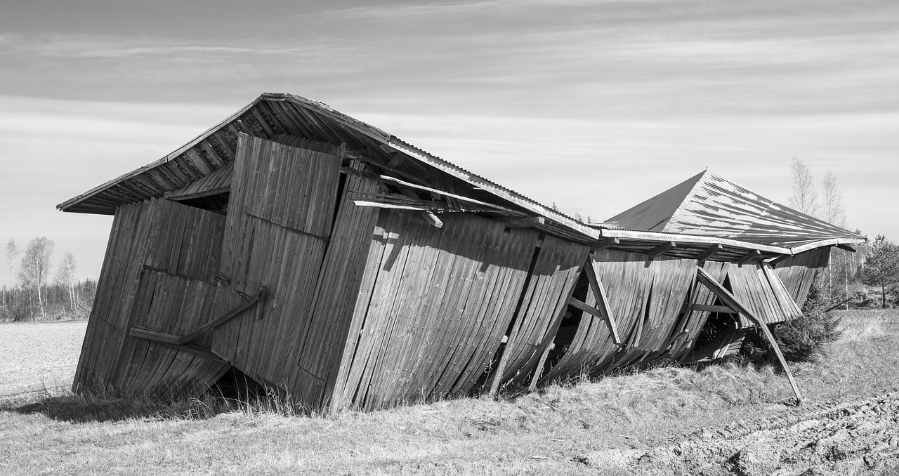 Collapsed-Barn-g766307a6a 1280.jpg