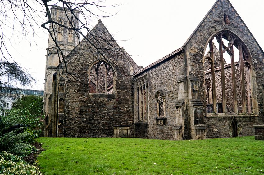 Temple church BristoliStock 000077184247 Small.jpg