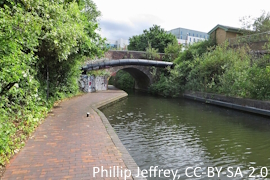 Heritage Street Bridge on the Digbeth Branch Canal - geograph.org .uk - 8063308.jpg