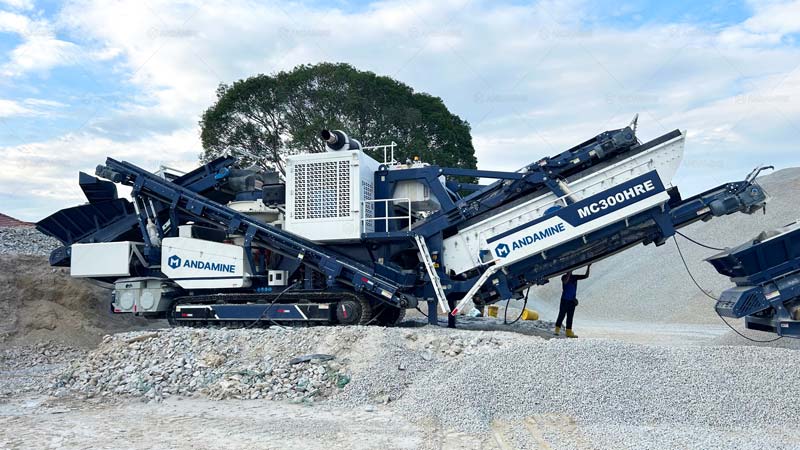 Mobile Stone Crusher on Tracks.jpg