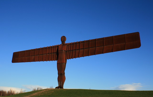 Angel-of-the-north-292567 640.jpg