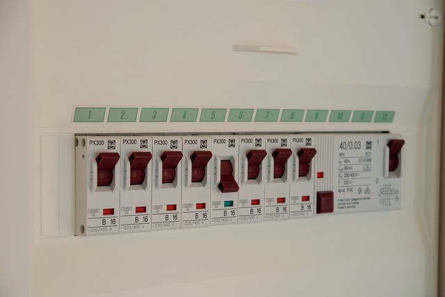 Fusebox pixabay 640.jpg