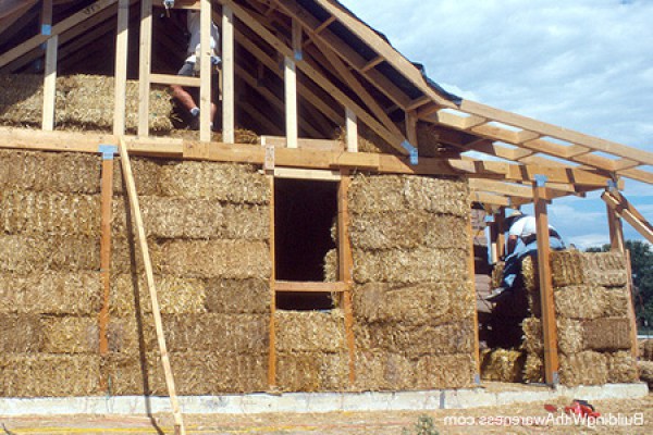 Straw-bale-house.jpg