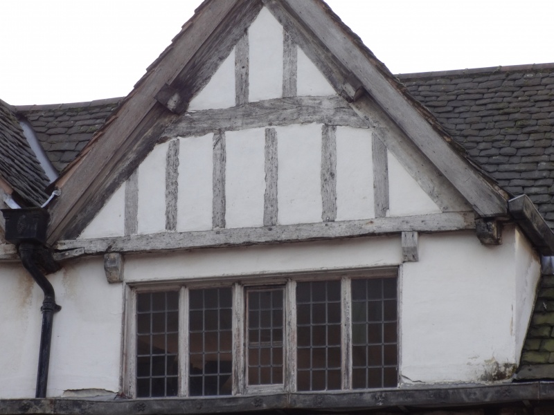 File:Tudor window (5).JPG