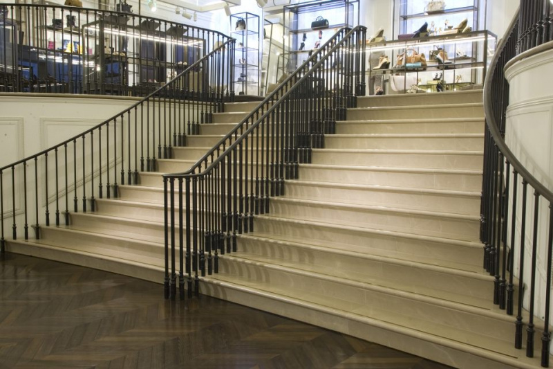 File:Crema-Marfil-staircases-Burberry.jpg