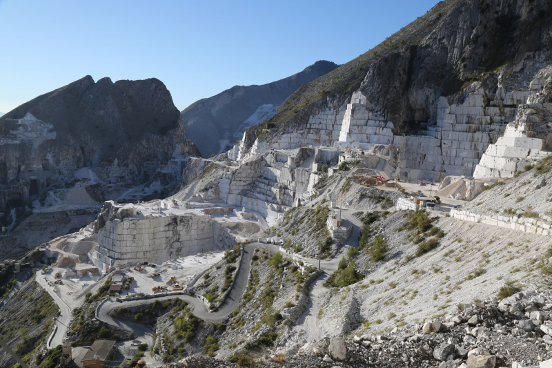 File:Carrara-quarry.jpg
