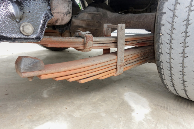 Leaf spring.jpg