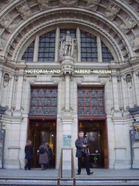 File:Victoria & Albert Museum.JPG